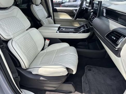Used 2023 Lincoln Navigator L Black Label AWD/4WD image 11