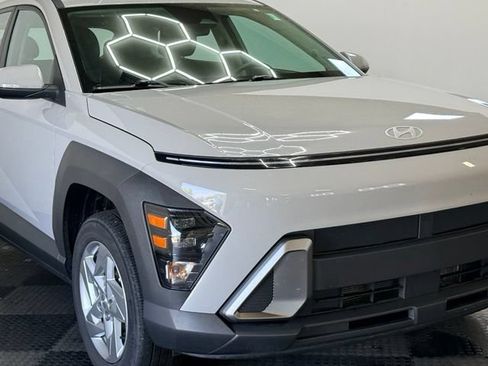 Certified 2024 Hyundai Kona SE AWD/4WD image 2