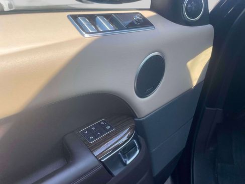Used 2018 Land Rover Range Rover Sport HSE image 18