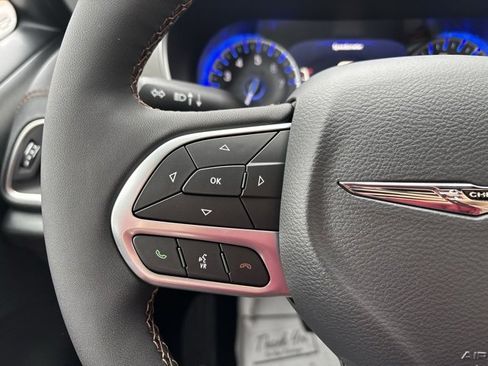 New 2026 Chrysler Pacifica Pinnacle image 17