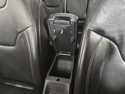 Used 2022 Jeep Compass Latitude w/ Sun and Sound Group image 28