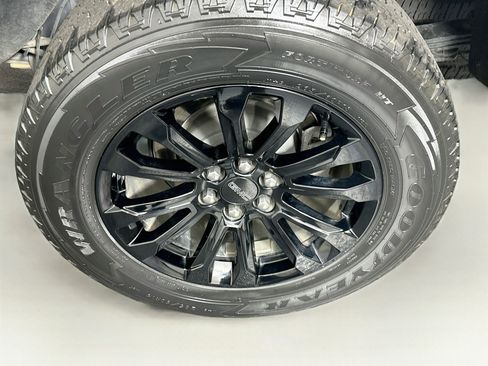 Used 2021 GMC Canyon Elevation w/ Trailering Package RWD image 11