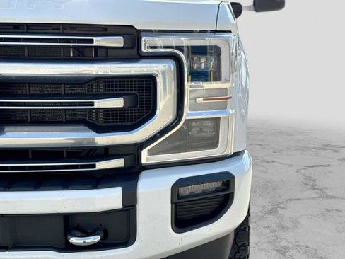Certified 2022 Ford F250 Platinum w/ FX4 Off-Road Package AWD/4WD image 7