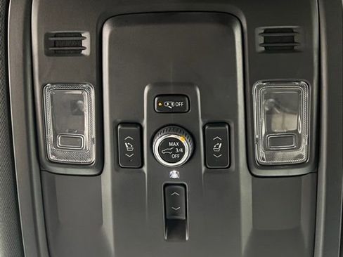 Used 2025 Chevrolet Suburban Premier AWD/4WD image 39