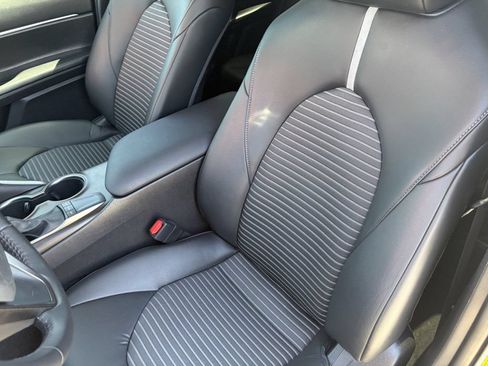 Certified 2022 Toyota Camry SE w/ Convenience Package FWD image 23