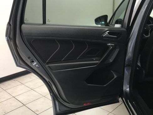 Used 2024 Volkswagen Tiguan SE R-Line FWD image 10