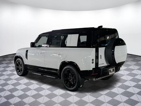 New 2026 Land Rover Defender 110 X-Dynamic SE AWD/4WD image 3