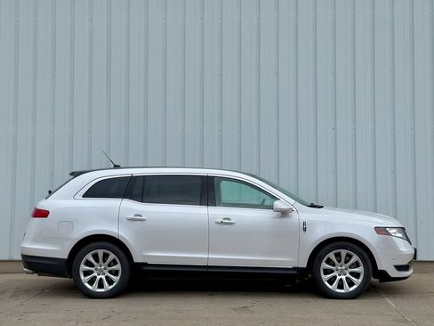 Used 2016 Lincoln MKT AWD w/ Equipment Group 201A image 8