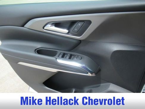Used 2026 Chevrolet Traverse LT FWD image 15