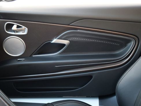 Used 2018 Aston Martin DB11 V12 image 19