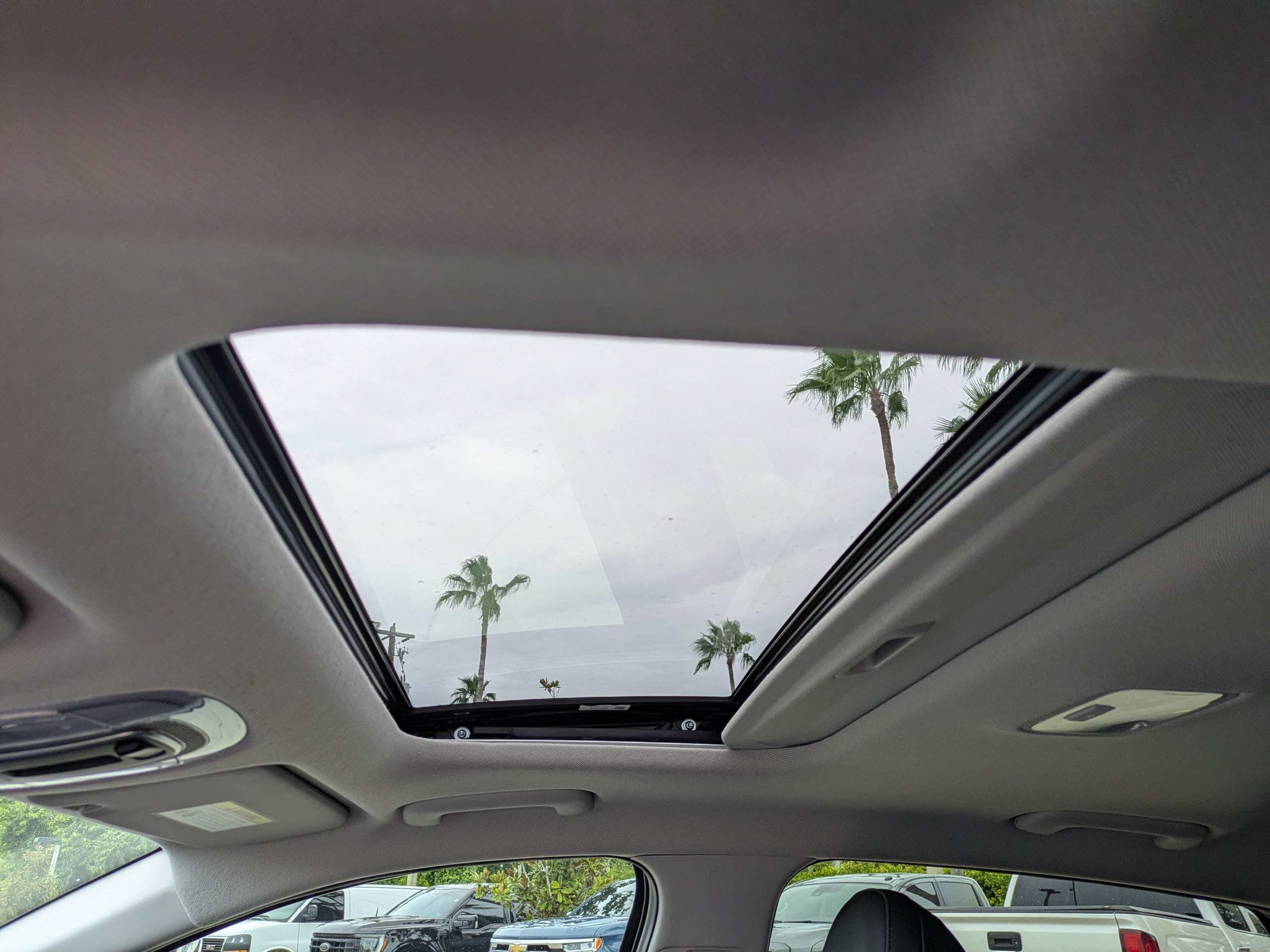 Certified 2023 Hyundai Elantra Limited w/ Preferred Accessory Package FWD image 19