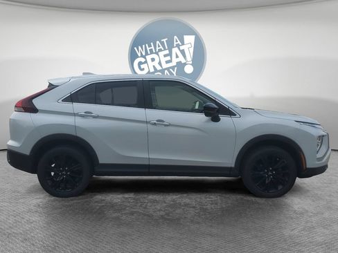 Used 2024 Mitsubishi Eclipse Cross LE AWD/4WD image 2