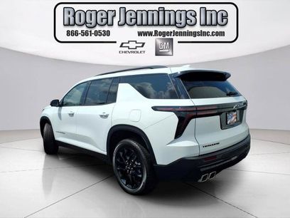 Used 2025 Chevrolet Traverse LT w/ Midnight/Sport Edition
