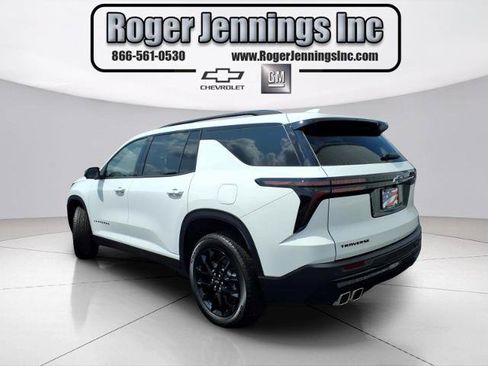Used 2025 Chevrolet Traverse LT w/ Midnight/Sport Edition FWD image 3