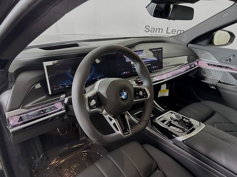 Used 2026 BMW 760i xDrive AWD/4WD image 9