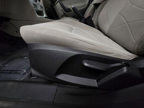 Used 2014 Ford Fiesta SE image 20