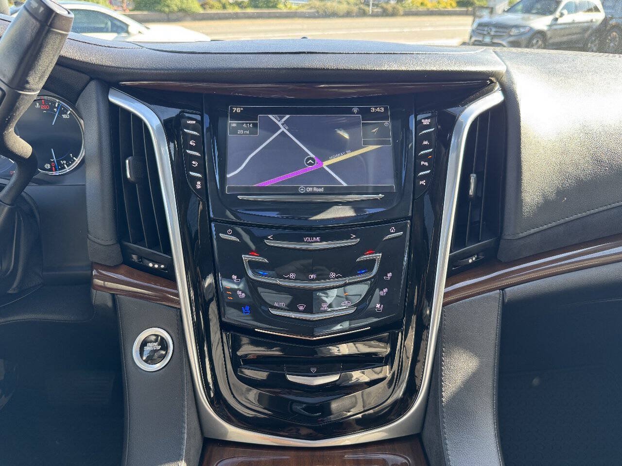 Used 2020 Cadillac Escalade Premium Luxury AWD/4WD image 43
