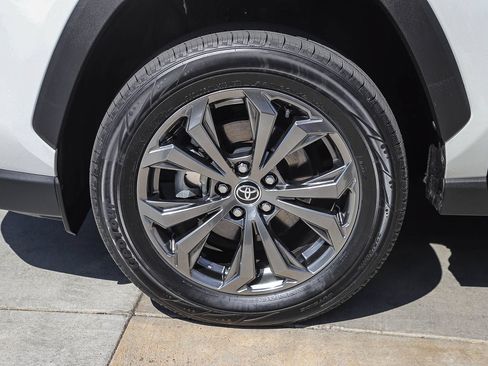 Certified 2022 Toyota RAV4 XLE Premium AWD/4WD image 10