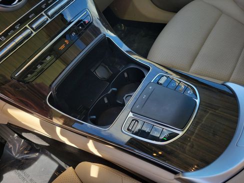 Used 2022 Mercedes-Benz GLC 300 image 25