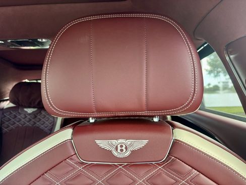 Used 2024 Bentley Flying Spur W12 image 30