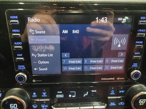 Used 2021 Toyota Highlander XSE image 25