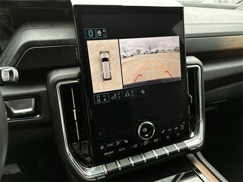 Used 2025 GMC Yukon XL Denali image 18