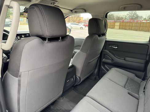 Certified 2025 Nissan Frontier SV w/ SV Convenience Package image 32