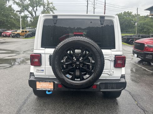 Certified 2023 Jeep Wrangler Unlimited Sahara w/ Cold Weather Group AWD/4WD image 9