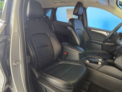 Used 2024 Ford Escape Platinum AWD/4WD image 25