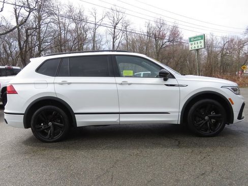 Used 2023 Volkswagen Tiguan SE R-Line image 4