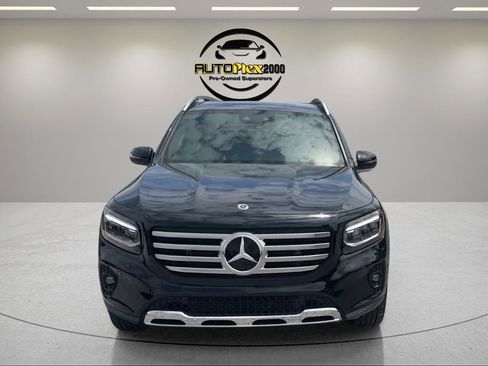 Used 2024 Mercedes-Benz GLB 250 4MATIC image 2