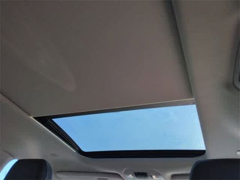 Used 2022 Chrysler Pacifica Touring-L image 24