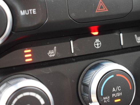 Used 2023 RAM 1500 Big Horn AWD/4WD image 30
