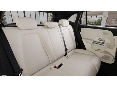 New 2026 Mercedes-Benz GLA 250 4MATIC image 5