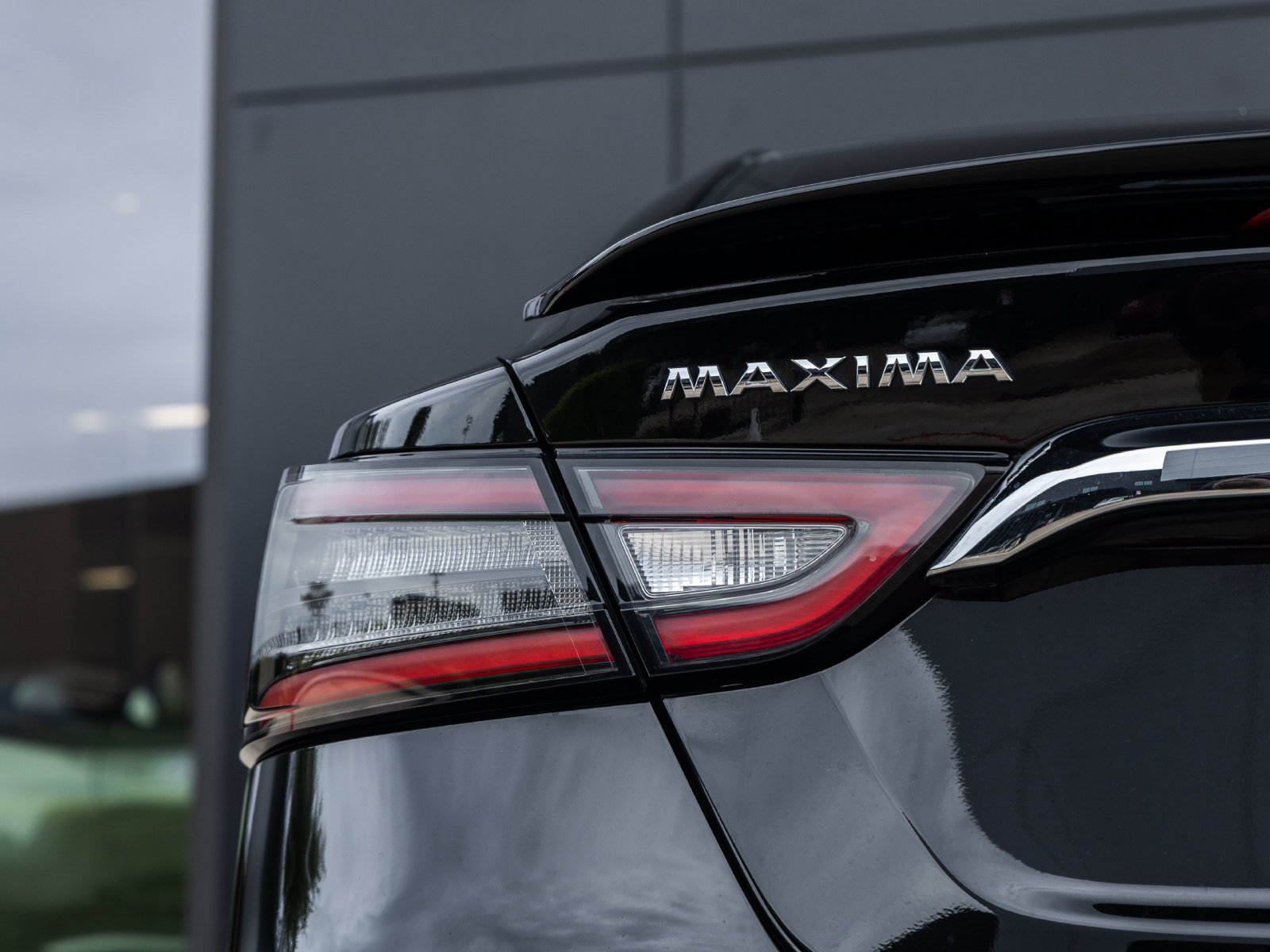 Used 2020 Nissan Maxima 3.5 S w/ Floor Mat Group FWD image 12