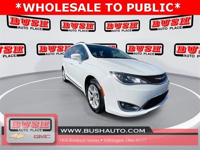 Used 2017 Chrysler Pacifica Touring-L w/ Tire & Wheel Group
