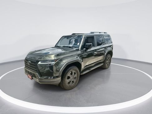 Used 2024 Lexus GX 550 AWD/4WD image 4
