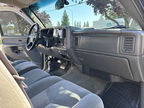 Used 2003 Chevrolet Silverado 2500 LS w/ Skid Plate Package AWD/4WD image 33