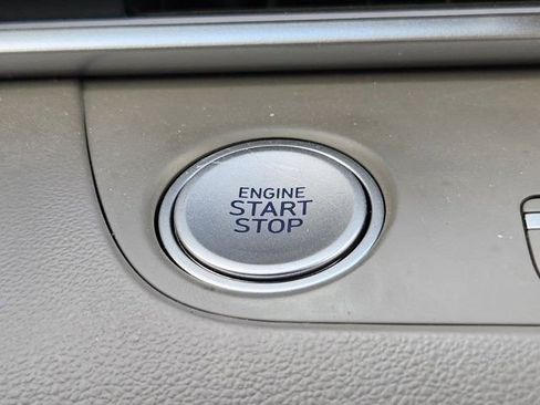 Used 2025 Hyundai Elantra SEL FWD image 19