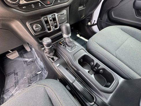 Used 2024 Jeep Wrangler Sport S image 28