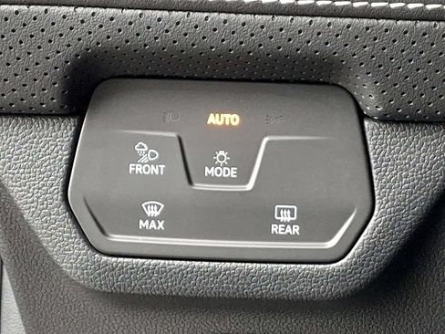 Certified 2025 Volkswagen Atlas Cross Sport SE AWD/4WD image 23