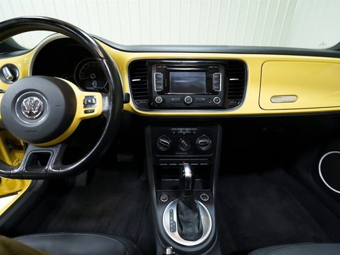 Used 2013 Volkswagen Beetle 2.5 image 19