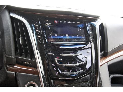 Used 2016 Cadillac Escalade Premium image 10