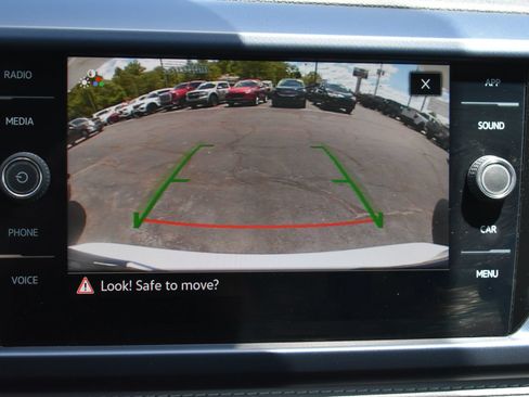 Used 2024 Volkswagen Taos SE AWD/4WD image 23