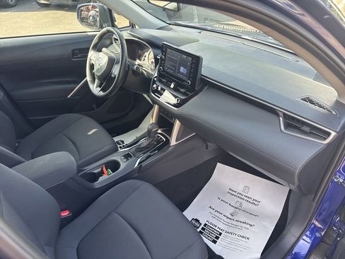 Certified 2022 Toyota Corolla Cross LE FWD image 35