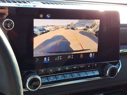 Used 2024 Chevrolet Colorado Z71 w/ Z71 Convenience Package 2 image 21