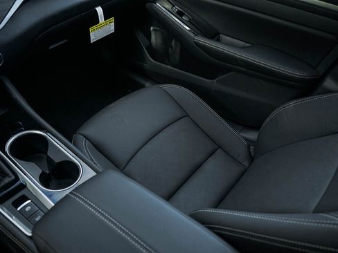 New 2025 Nissan Altima 2.5 SL image 24