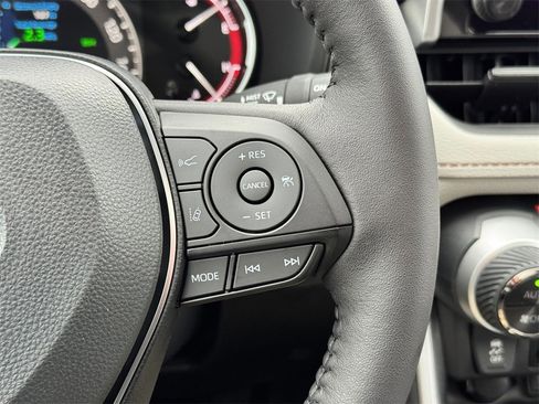 New 2025 Toyota RAV4 XLE image 28