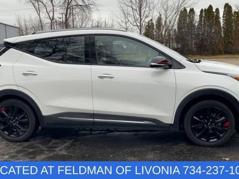 Used 2023 Chevrolet Bolt EUV Premier w/ Sun & Sound Package image 9