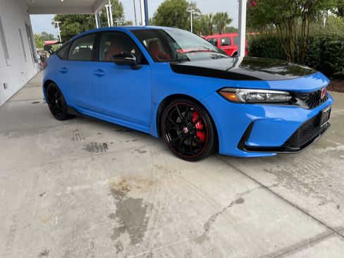 Used 2025 Honda Civic Type R image 2
